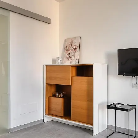 Stylish Flat Porta Venezia - Wifi, Ac, Metro Milano