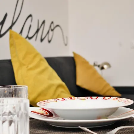 Stylish Flat Porta Venezia - Wifi, Ac, Metro Milan