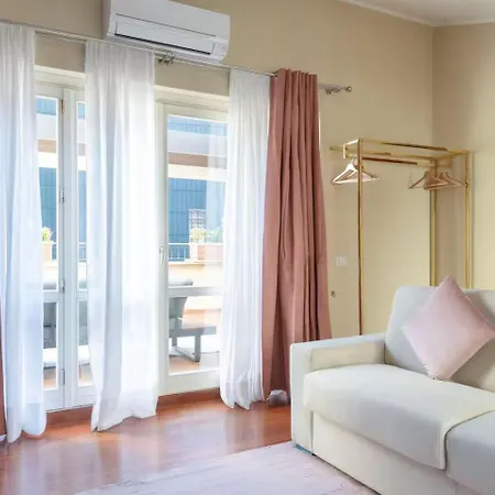 4 Bedroom With Terrace - Duomo View Milan