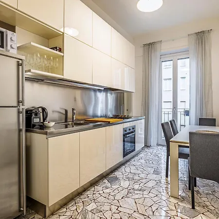 Luxury 4 Bedrooms In The Center Of Apartmán Milán