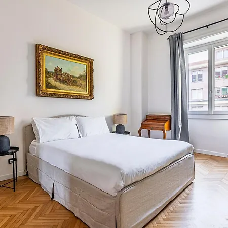 Luxury 4 Bedrooms In The Center Of