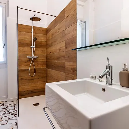 Apartmán Luxury 4 Bedrooms In The Center Of