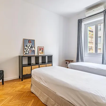 Apartmán Luxury 4 Bedrooms In The Center Of *