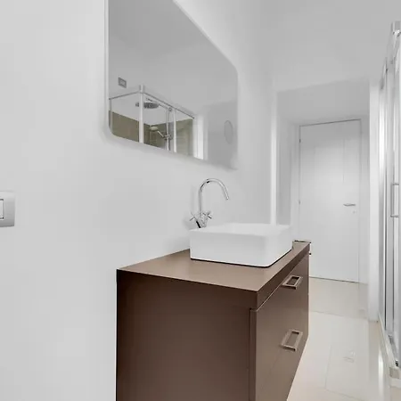 Yellow Flat Apartment *