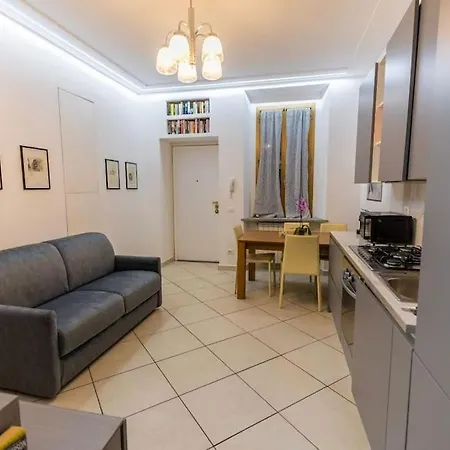 Atene Bilocale In Affitto Breve Милан