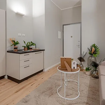 New! Duomo-san Siro - Super Cute Modern Apt, 15mins To Duomo!