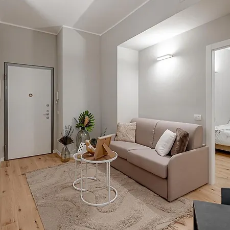 New! Duomo-san Siro - Super Cute Modern Apt, 15mins To Duomo!