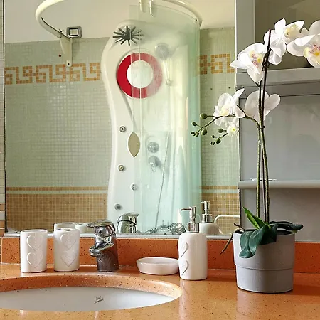 דירה Red House - Beautiful - Metro M1 *