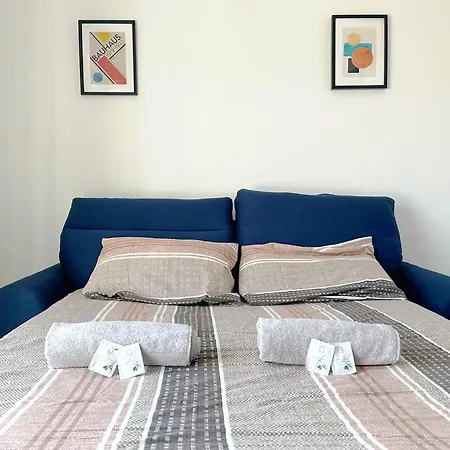 Red House - Beautiful - Metro M1 *