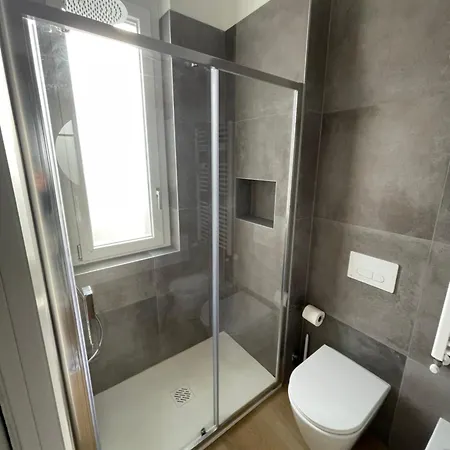 Trilocale Con Vista E Due Bagni Metro Blu Piazza Frattini 아파트