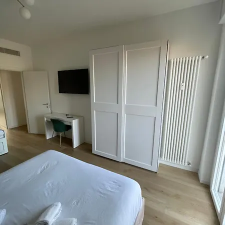 Apartment Trilocale Con Vista E Due Bagni Metro Blu Piazza Frattini