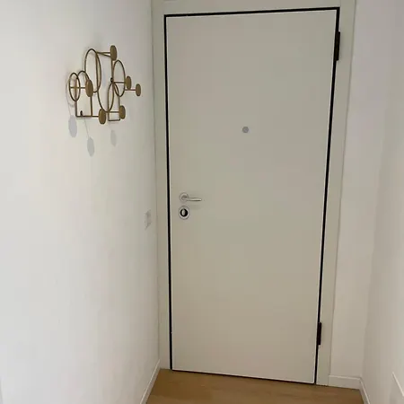 Trilocale Con Vista E Due Bagni Metro Blu Piazza Frattini 밀라노