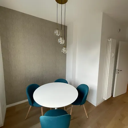 Trilocale Con Vista E Due Bagni Metro Blu Piazza Frattini 밀라노