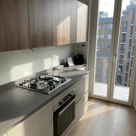 아파트 Trilocale Con Vista E Due Bagni Metro Blu Piazza Frattini *