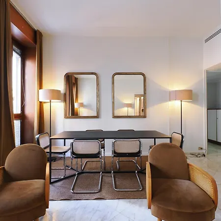 Apartment San Babila Centre Milan