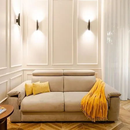 Art Deco Apartment *