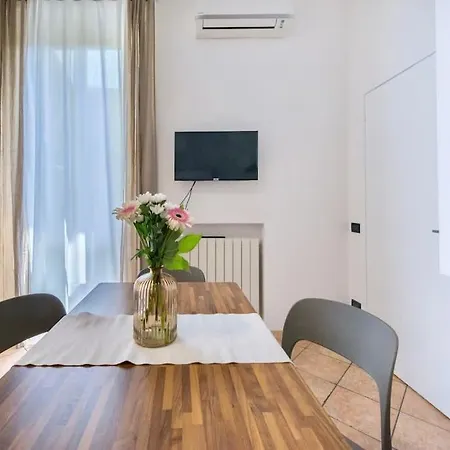 Apartment Charming Flat - Navigli, Duomo Milan