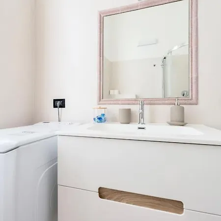 Charming Flat - Navigli, Duomo Apartment *