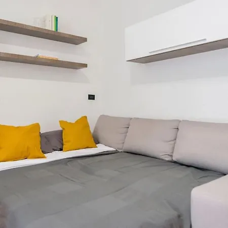 Apartment Charming Flat - Navigli, Duomo *