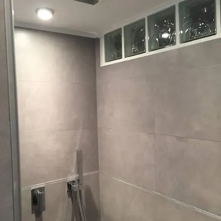 アパート Charming 2 Bedroom Flat Fashion District ミラノ