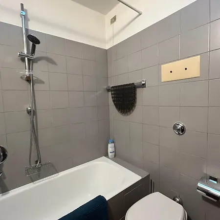 Very Close To The Area ميلان