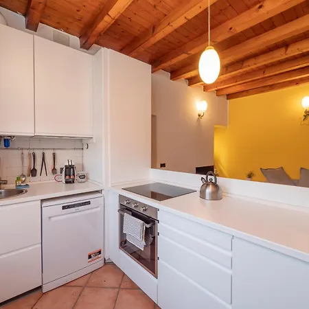 Silent Flat Between Duomo And Navigli 밀라노