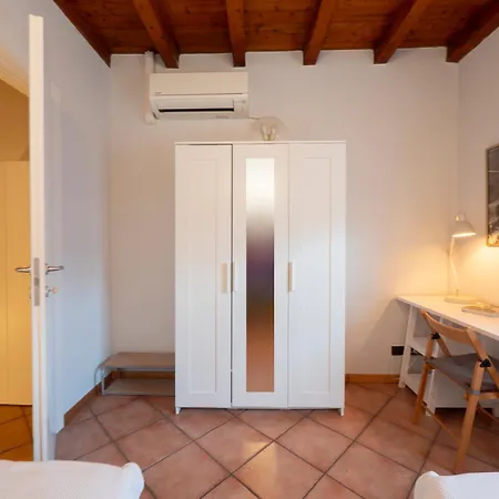 Апартаменты Silent Flat Between Duomo And Navigli Милан
