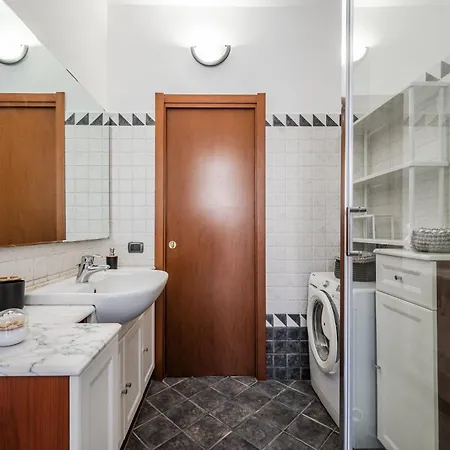 Nuovissima Dimora Con Terrazzino *