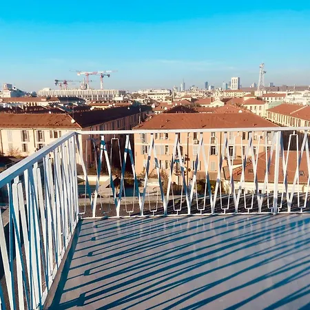 Charming Attico Vista Duomo Apartment