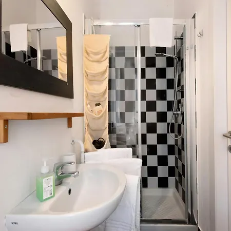 דירה Comfy And Quiet, Great Location *