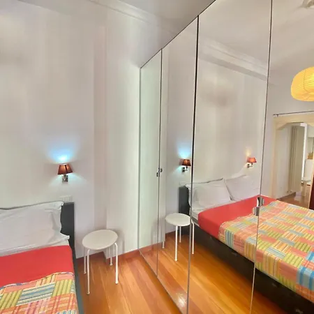 Apartamento Coluccio Apartment, In Coorte Silenziosa, Vicino A Metropolitana, Strategica Per Eventi, Fiere E Concerti