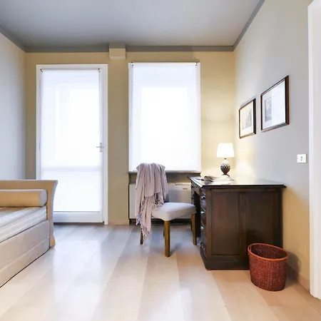 Elegante Con Vista Sul Parco In Centro