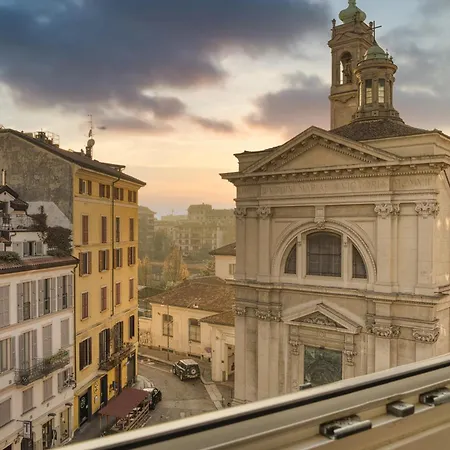 Just Urban - Luminoso Attico Nel Cuore Di - Duomo 10 Min Apartman