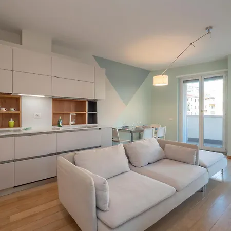 Apartment Elegante E Luminoso Con Box Auto A Pochi Passi Da Metropolitana M4 Milan