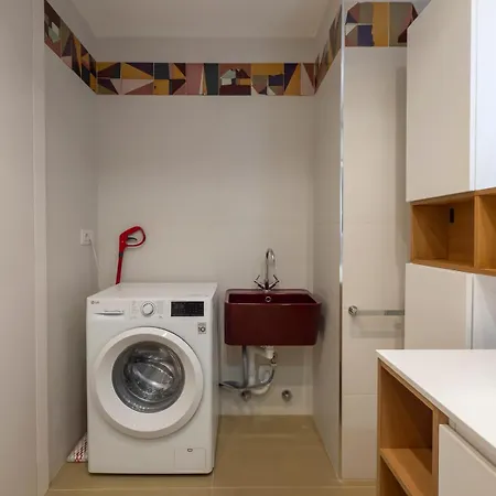 Elegante E Luminoso Con Box Auto A Pochi Passi Da Metropolitana M4 Apartment Milan