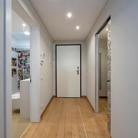 Apartment Elegante E Luminoso Con Box Auto A Pochi Passi Da Metropolitana M4 *