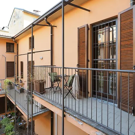 Contempora - Silent & Charming In Lovely Conca Del Naviglio * Mediolan