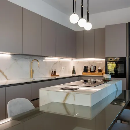 White House Con Posti Auto