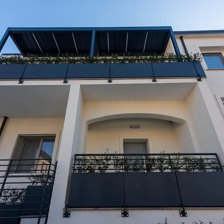 White House Con Posti Auto 밀라노