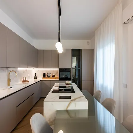 White House Con Posti Auto *