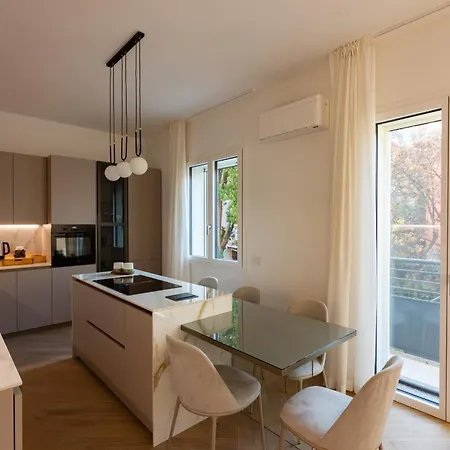 Apartament White House Con Posti Auto Mediolan