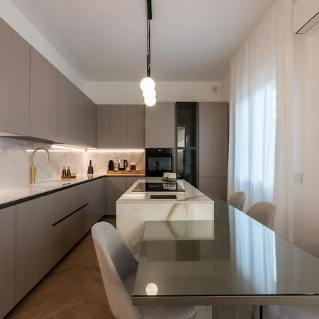 Apartament White House Con Posti Auto *