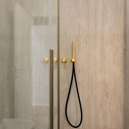 White House Con Posti Auto Apartament Mediolan