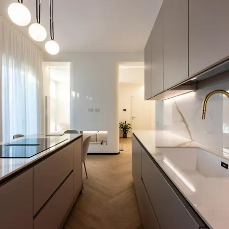 White House Con Posti Auto Apartament