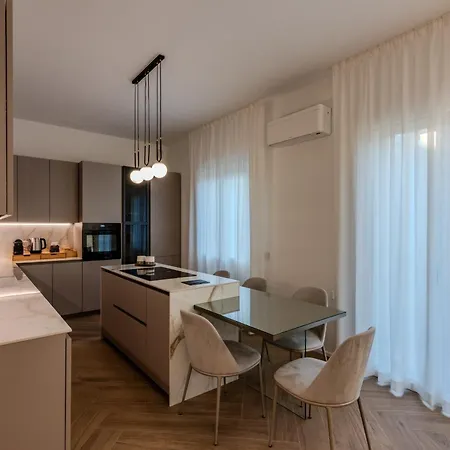 White House Con Posti Auto *