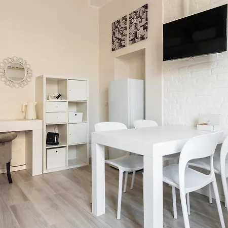 Tranquillo E Raffinato Monolocale Vicino Ptromana *