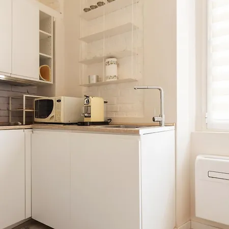 Tranquillo E Raffinato Monolocale Vicino Ptromana Mediolan