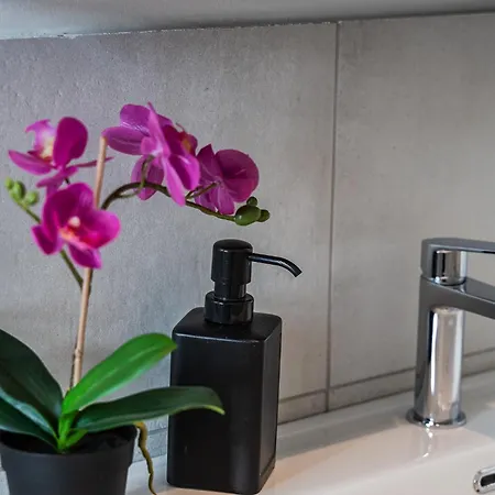 Botticelli 24 * Milano