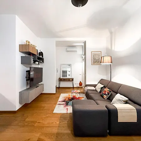 Apartman Trilocale Ampio E Luminoso, A 150m Dalla Metro Milánó