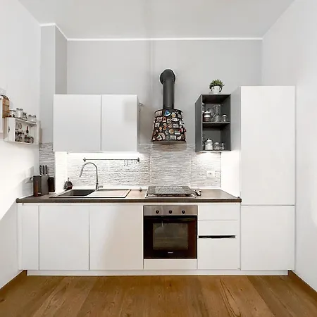 Apartman Trilocale Ampio E Luminoso, A 150m Dalla Metro